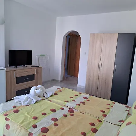 за гости кирови Гостевой дом Ахтополь