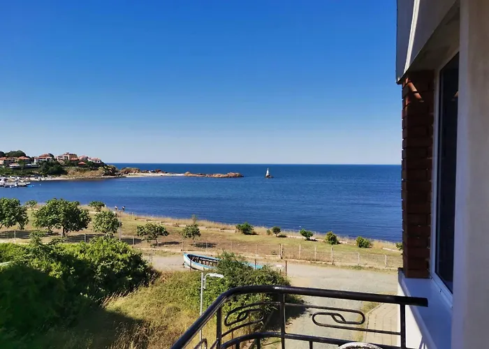 за гости кирови Πανσιόν